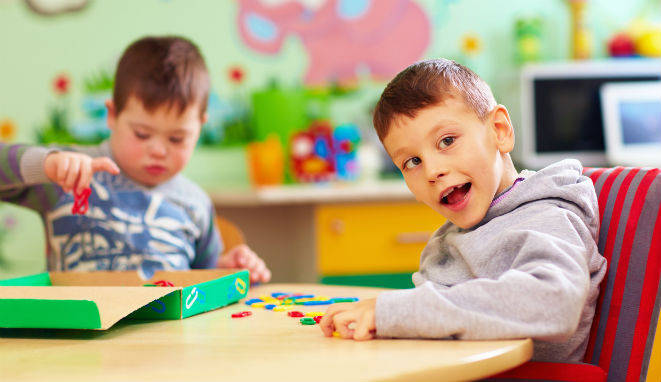 esta imagen plasma los diferentes tipos de discapacidad en los niños 